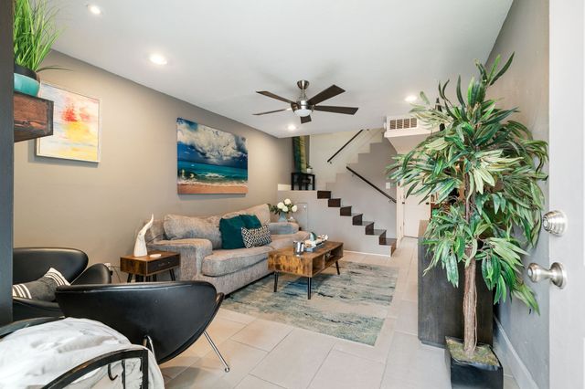 4347 Dickason Avenue 111, Dallas, TX 75219