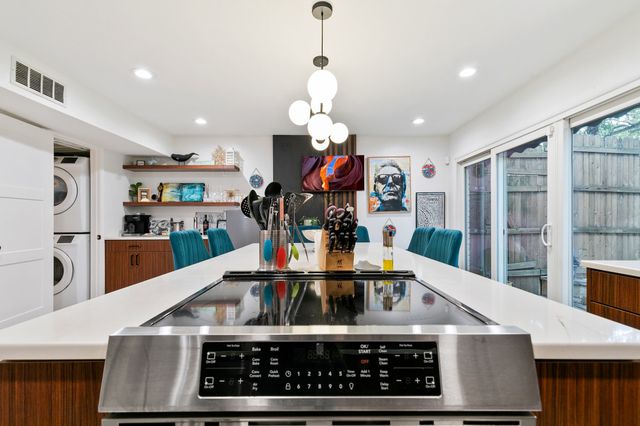 4347 Dickason Avenue 111, Dallas, TX 75219