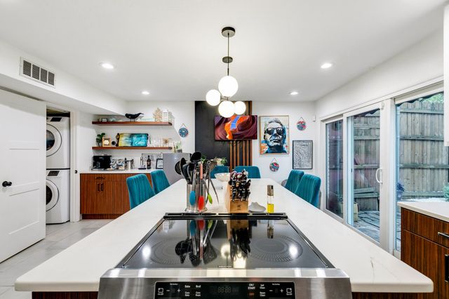 4347 Dickason Avenue 111, Dallas, TX 75219