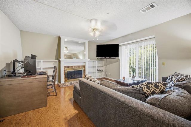 10704 Glenwood Street E, Overland Park, KS 66211