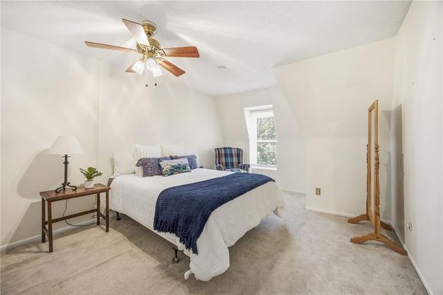 10704 Glenwood Street E, Overland Park, KS 66211