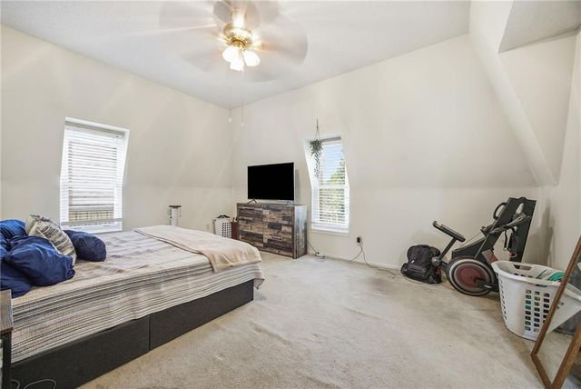 10704 Glenwood Street E, Overland Park, KS 66211