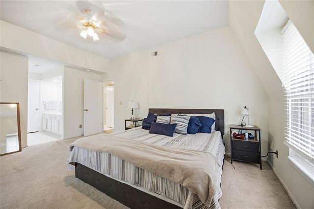 10704 Glenwood Street E, Overland Park, KS 66211