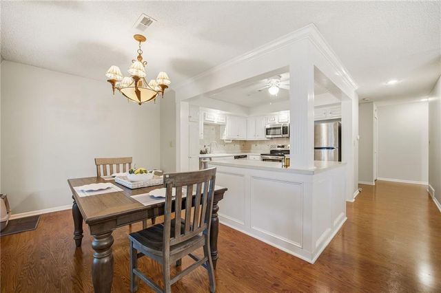 10704 Glenwood Street E, Overland Park, KS 66211