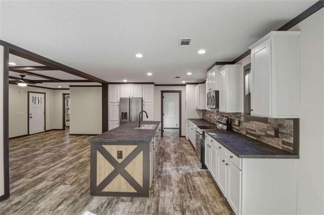 130 Lakeshore Drive, Eatonton, GA 31024