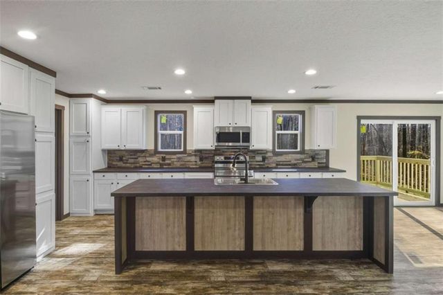 130 Lakeshore Drive, Eatonton, GA 31024