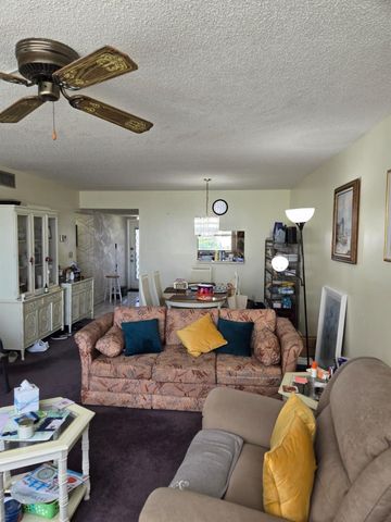 6870 Royal Palm Boulevard 207m, Margate, FL 33063