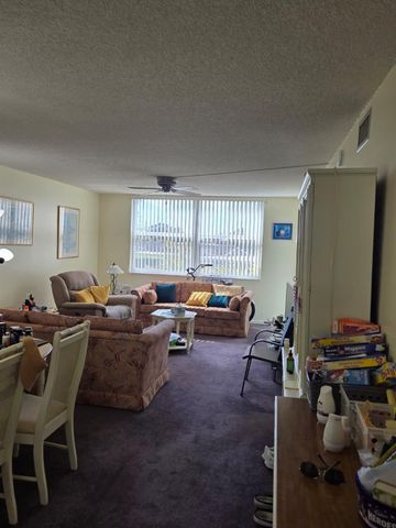 6870 Royal Palm Boulevard 207m, Margate, FL 33063