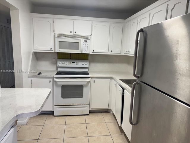 4730 NW 10th Ct 210, Plantation, FL 33313