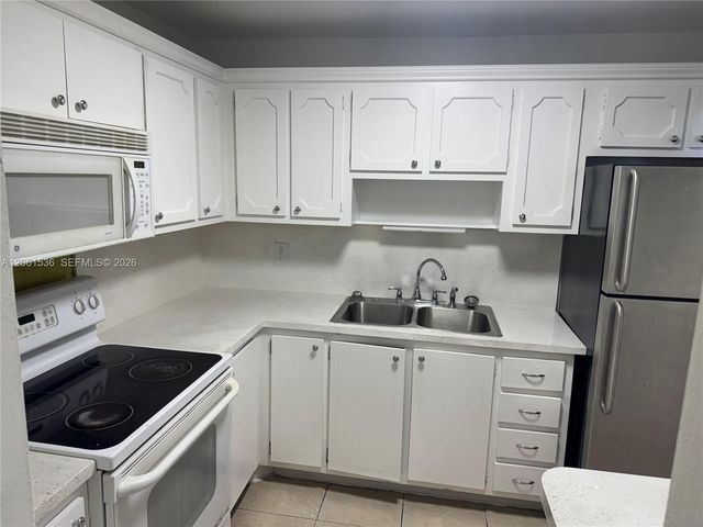 4730 NW 10th Ct 210, Plantation, FL 33313