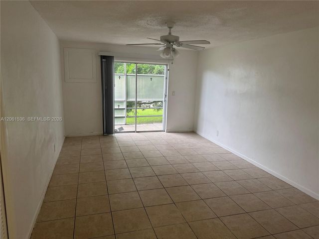 4730 NW 10th Ct 210, Plantation, FL 33313