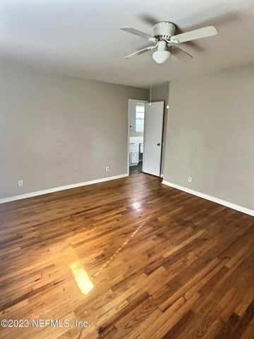 4614 BIRKENHEAD Road, Jacksonville, FL 32210