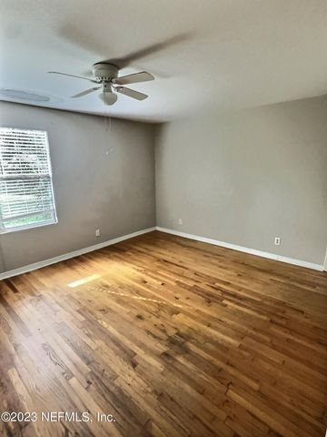 4614 BIRKENHEAD Road, Jacksonville, FL 32210