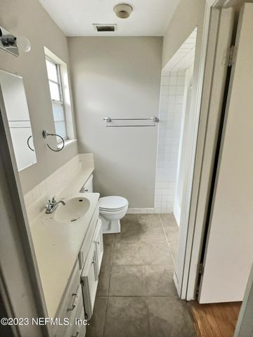 4614 BIRKENHEAD Road, Jacksonville, FL 32210
