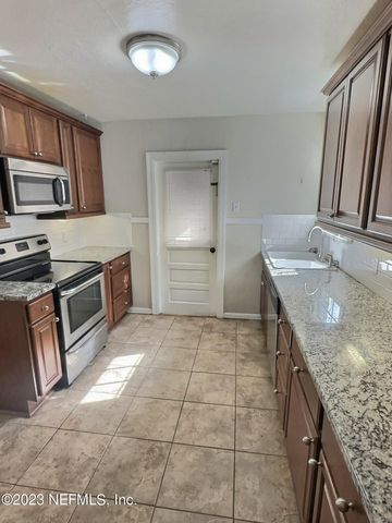 4614 BIRKENHEAD Road, Jacksonville, FL 32210