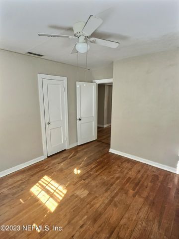 4614 BIRKENHEAD Road, Jacksonville, FL 32210