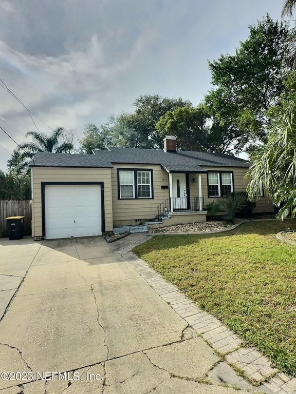 4614 BIRKENHEAD Road, Jacksonville, FL 32210