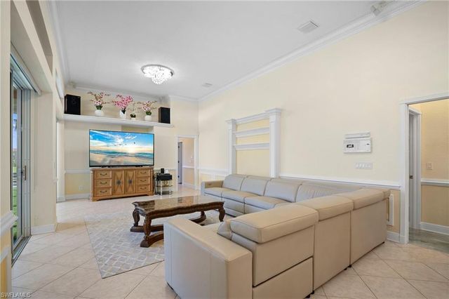 5024 SW 8th PL, Cape Coral, FL 33914