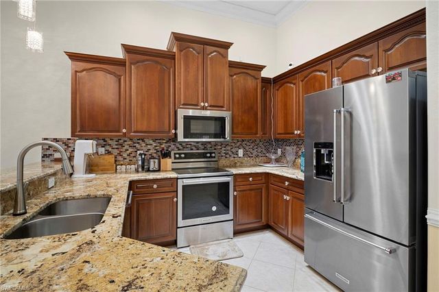 5024 SW 8th PL, Cape Coral, FL 33914
