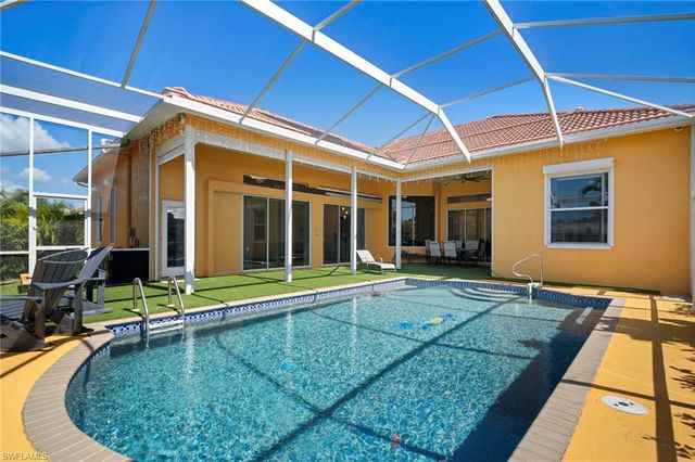 5024 SW 8th PL, Cape Coral, FL 33914