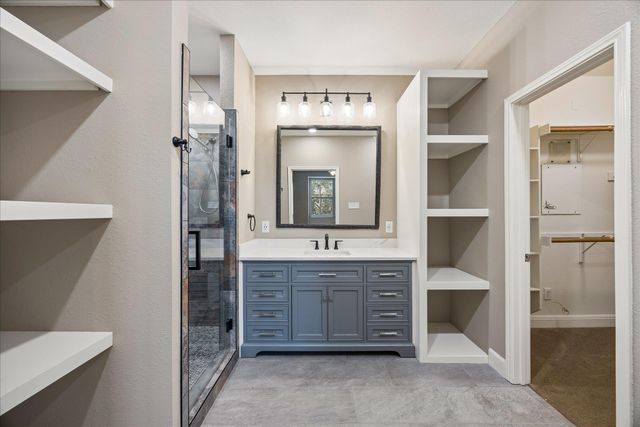 6705 Covered Bridge DR 24, Austin, TX 78736