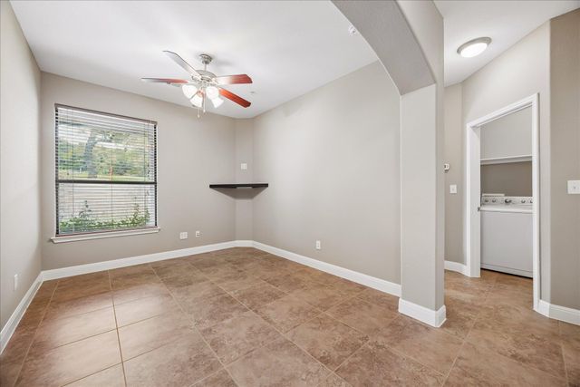 6705 Covered Bridge DR 24, Austin, TX 78736