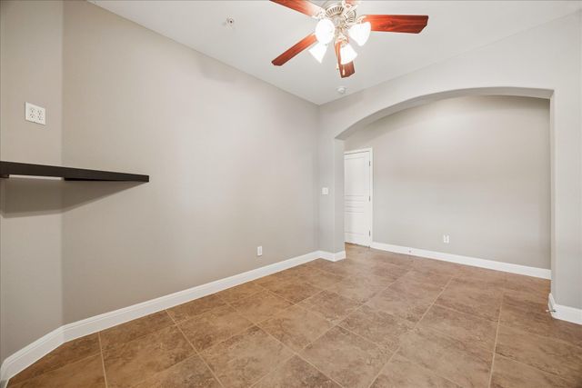 6705 Covered Bridge DR 24, Austin, TX 78736