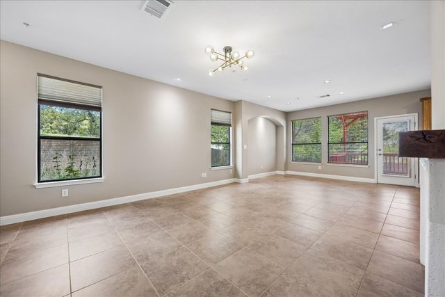 6705 Covered Bridge DR 24, Austin, TX 78736