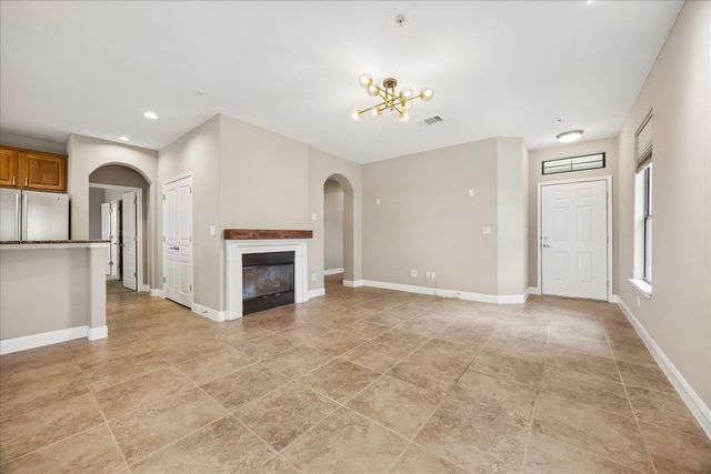 6705 Covered Bridge DR 24, Austin, TX 78736