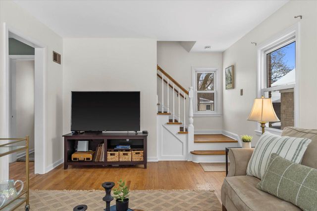 1929 W Marne AVENUE, Milwaukee, WI 53209