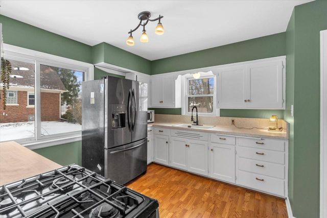 1929 W Marne AVENUE, Milwaukee, WI 53209