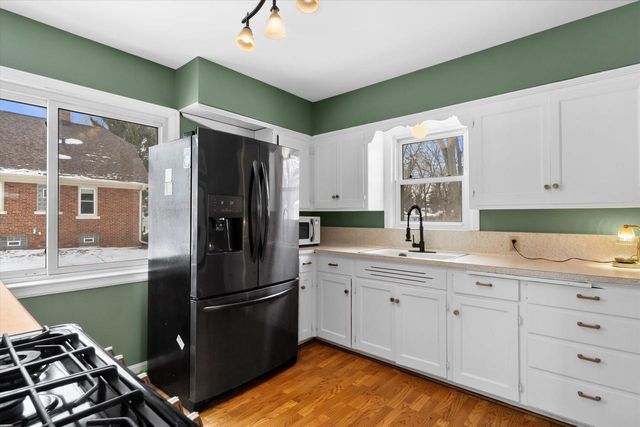 1929 W Marne AVENUE, Milwaukee, WI 53209