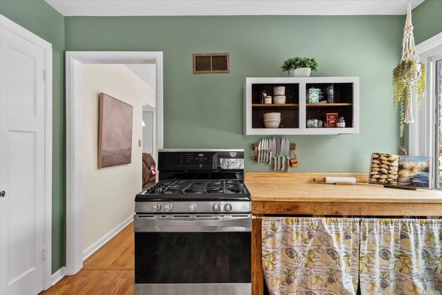 1929 W Marne AVENUE, Milwaukee, WI 53209