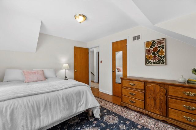 1929 W Marne AVENUE, Milwaukee, WI 53209