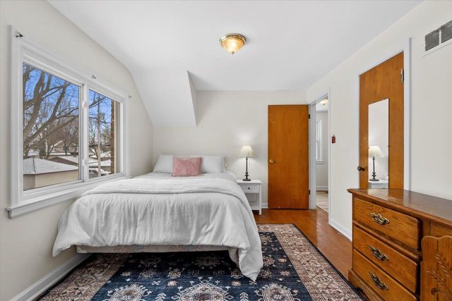 1929 W Marne AVENUE, Milwaukee, WI 53209