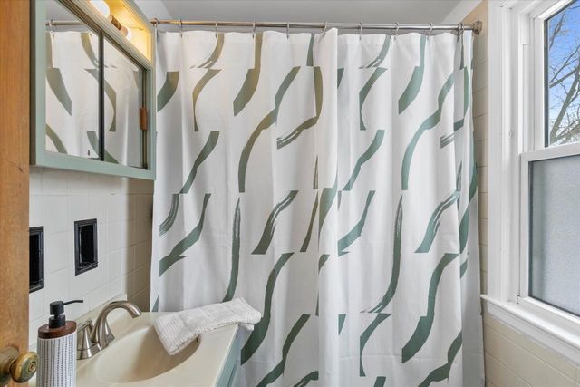 1929 W Marne AVENUE, Milwaukee, WI 53209