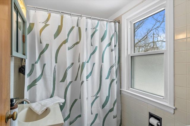 1929 W Marne AVENUE, Milwaukee, WI 53209