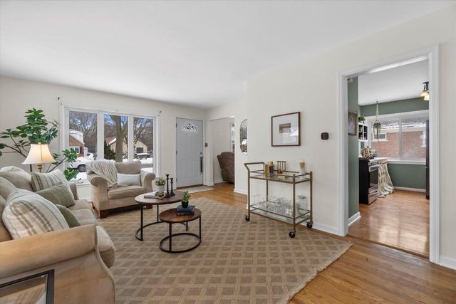 1929 W Marne AVENUE, Milwaukee, WI 53209