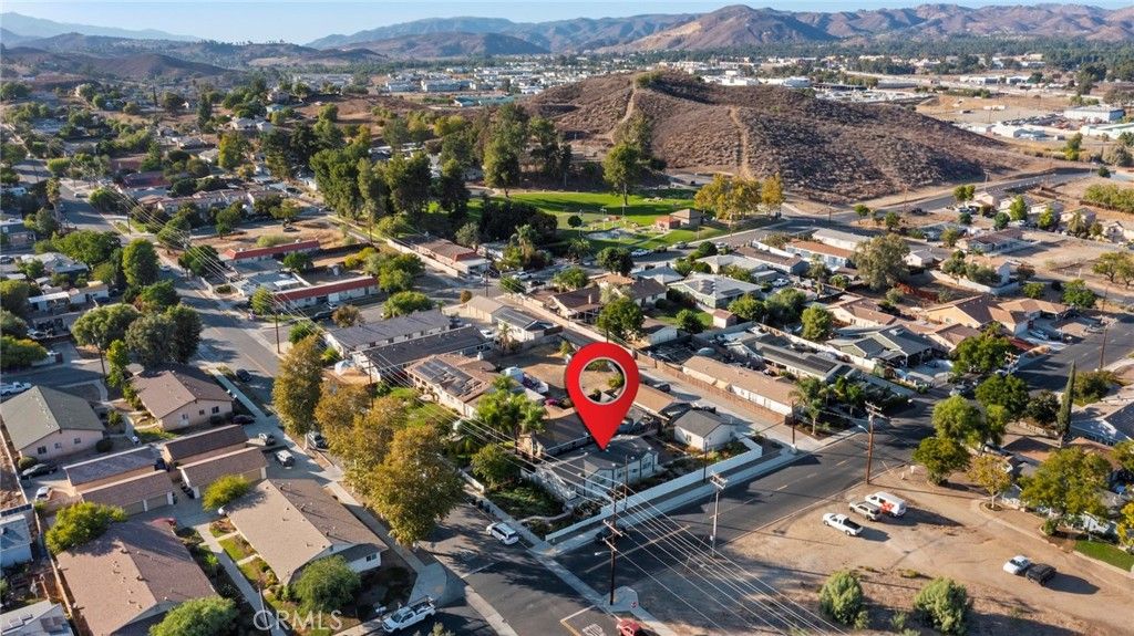 401 401 W Pottery, Lake Elsinore, CA 92530