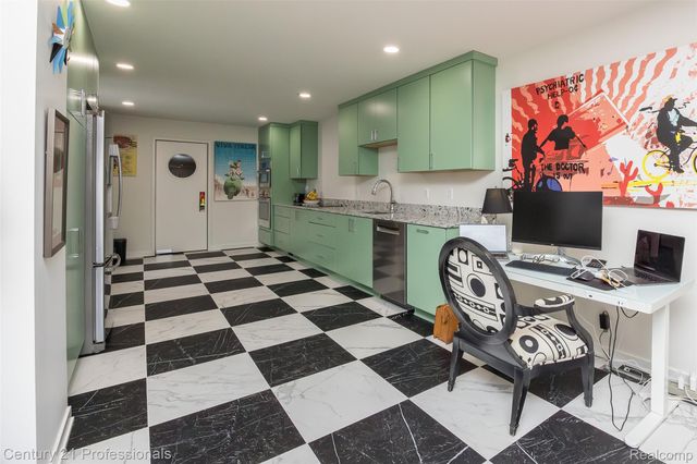 9095 S Saginaw Road 5, Grand Blanc Charter Township, MI 48439