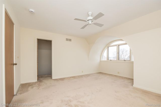 9095 S Saginaw Road 5, Grand Blanc Charter Township, MI 48439