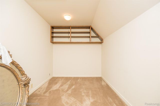 9095 S Saginaw Road 5, Grand Blanc Charter Township, MI 48439