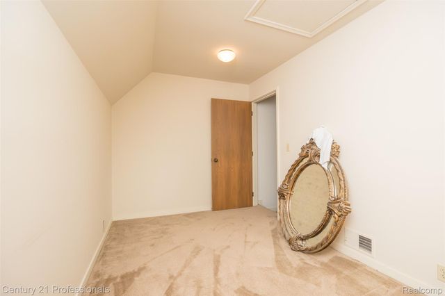 9095 S Saginaw Road 5, Grand Blanc Charter Township, MI 48439