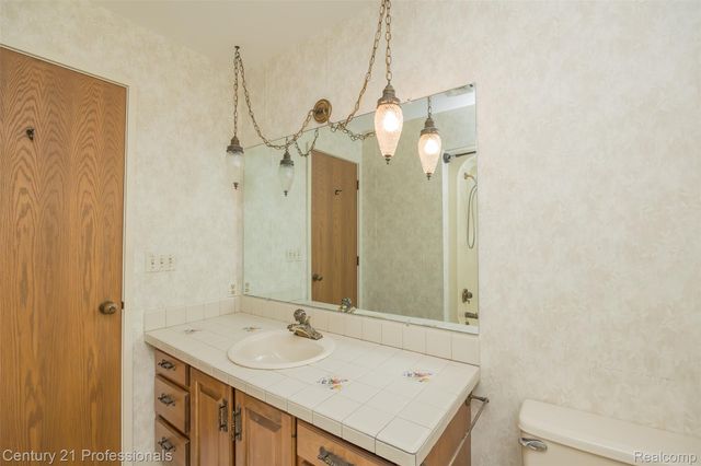 9095 S Saginaw Road 5, Grand Blanc Charter Township, MI 48439
