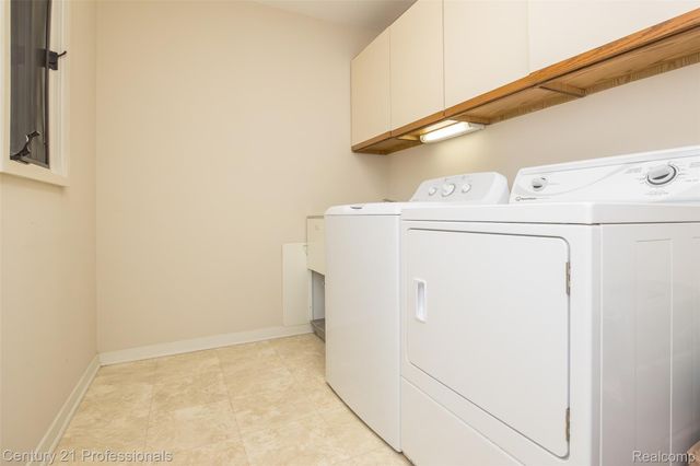 9095 S Saginaw Road 5, Grand Blanc Charter Township, MI 48439