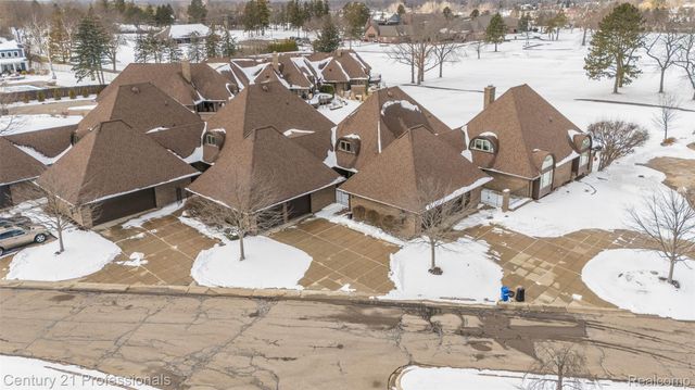 9095 S Saginaw Road 5, Grand Blanc Charter Township, MI 48439