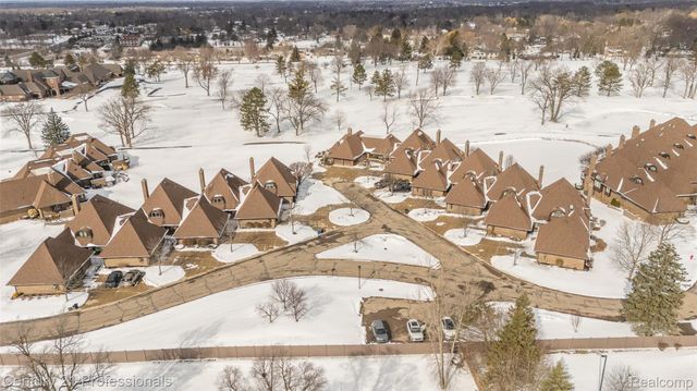9095 S Saginaw Road 5, Grand Blanc Charter Township, MI 48439