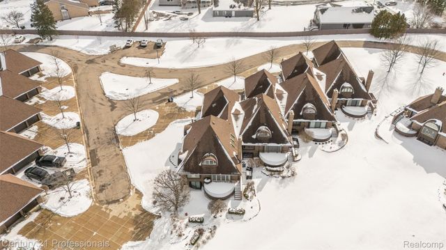 9095 S Saginaw Road 5, Grand Blanc Charter Township, MI 48439