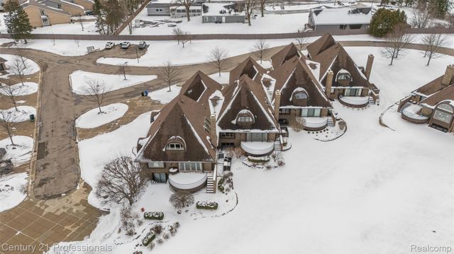 9095 S Saginaw Road 5, Grand Blanc Charter Township, MI 48439
