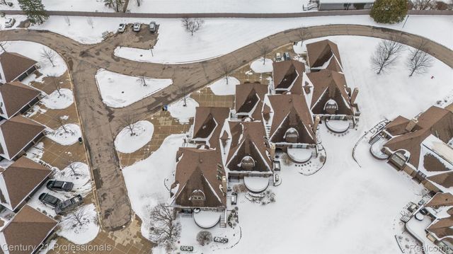 9095 S Saginaw Road 5, Grand Blanc Charter Township, MI 48439